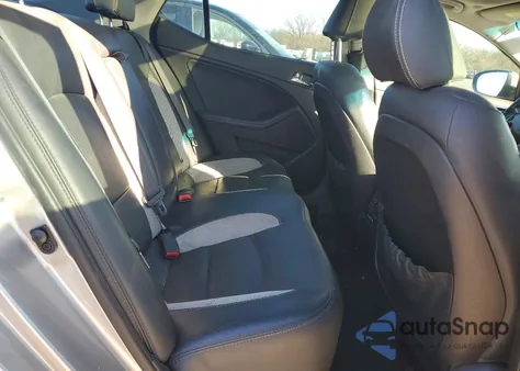 2012 Kia Optima Sx z USA, uszkodzony, nr VIN 5XXGR4A62CG046690